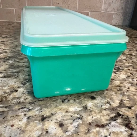 Vintage USA Tupperware Green Celery Vegetable Keeper Crisper Container 892-5 Lid - Picture 7 of 8